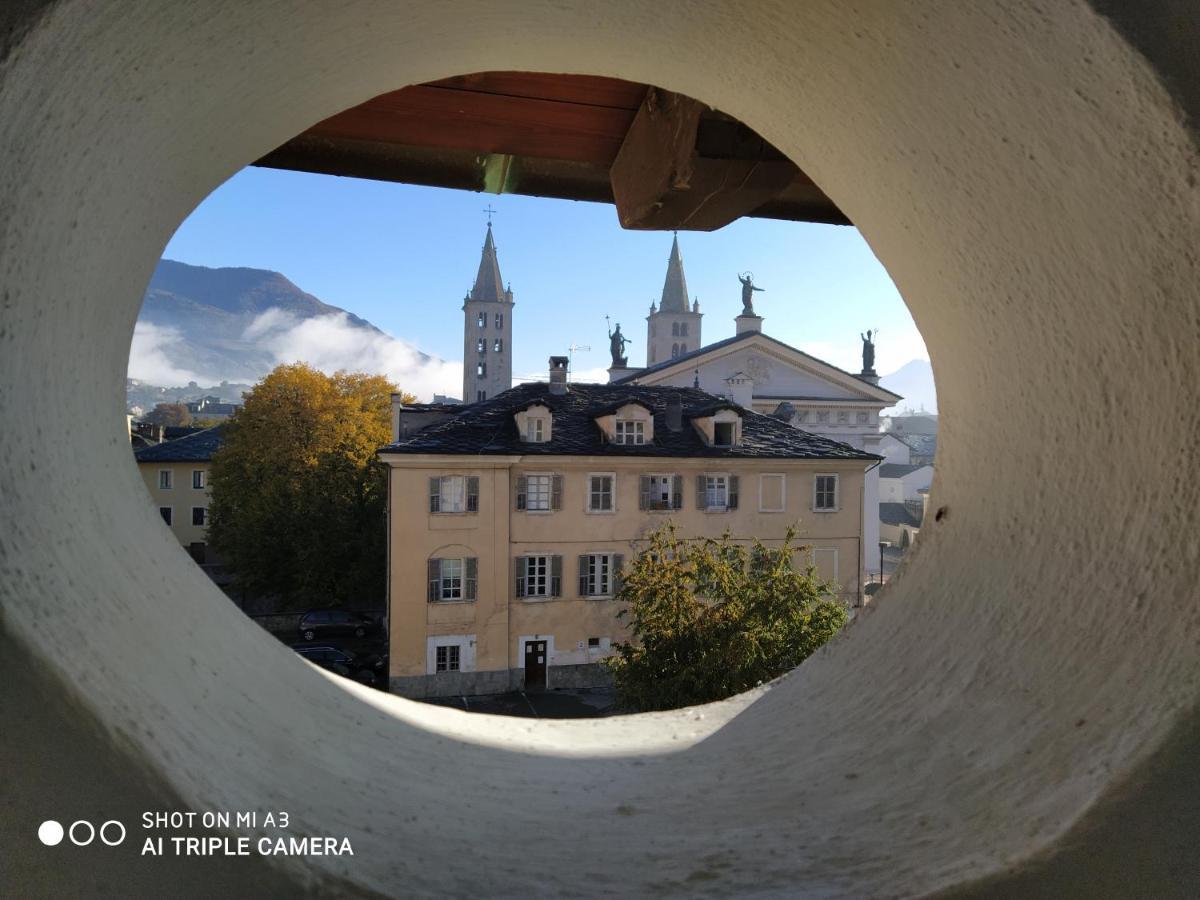 Un Oeil Sur La Cathedrale Apartment Aosta Exterior photo