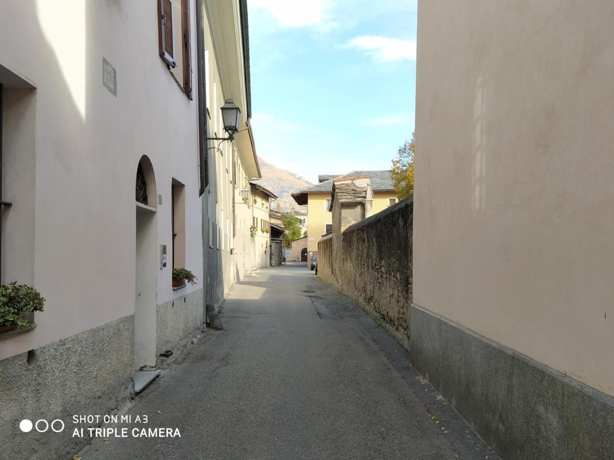 Un Oeil Sur La Cathedrale Apartment Aosta Exterior photo